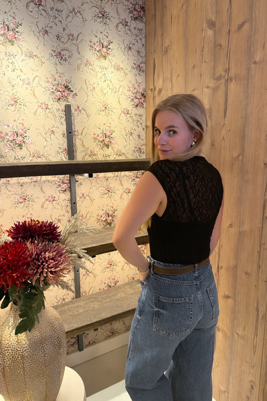Mila lace top zwart