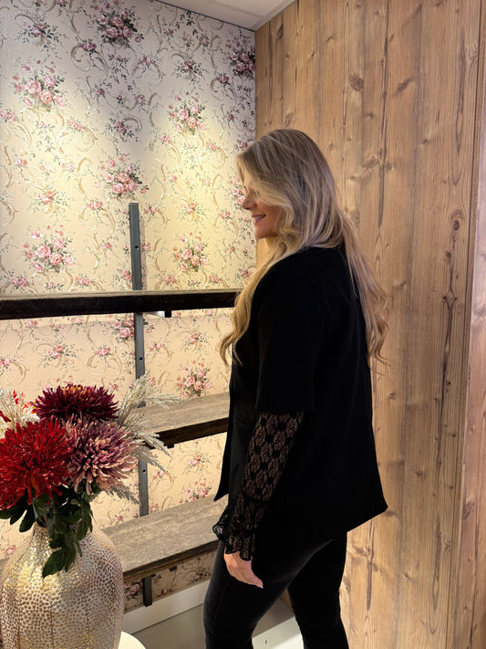 Veerle blazer zwart