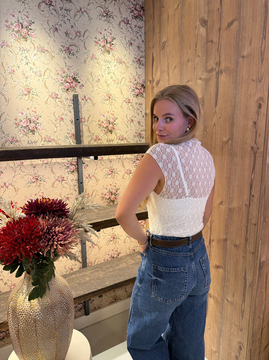 Mila lace top wit