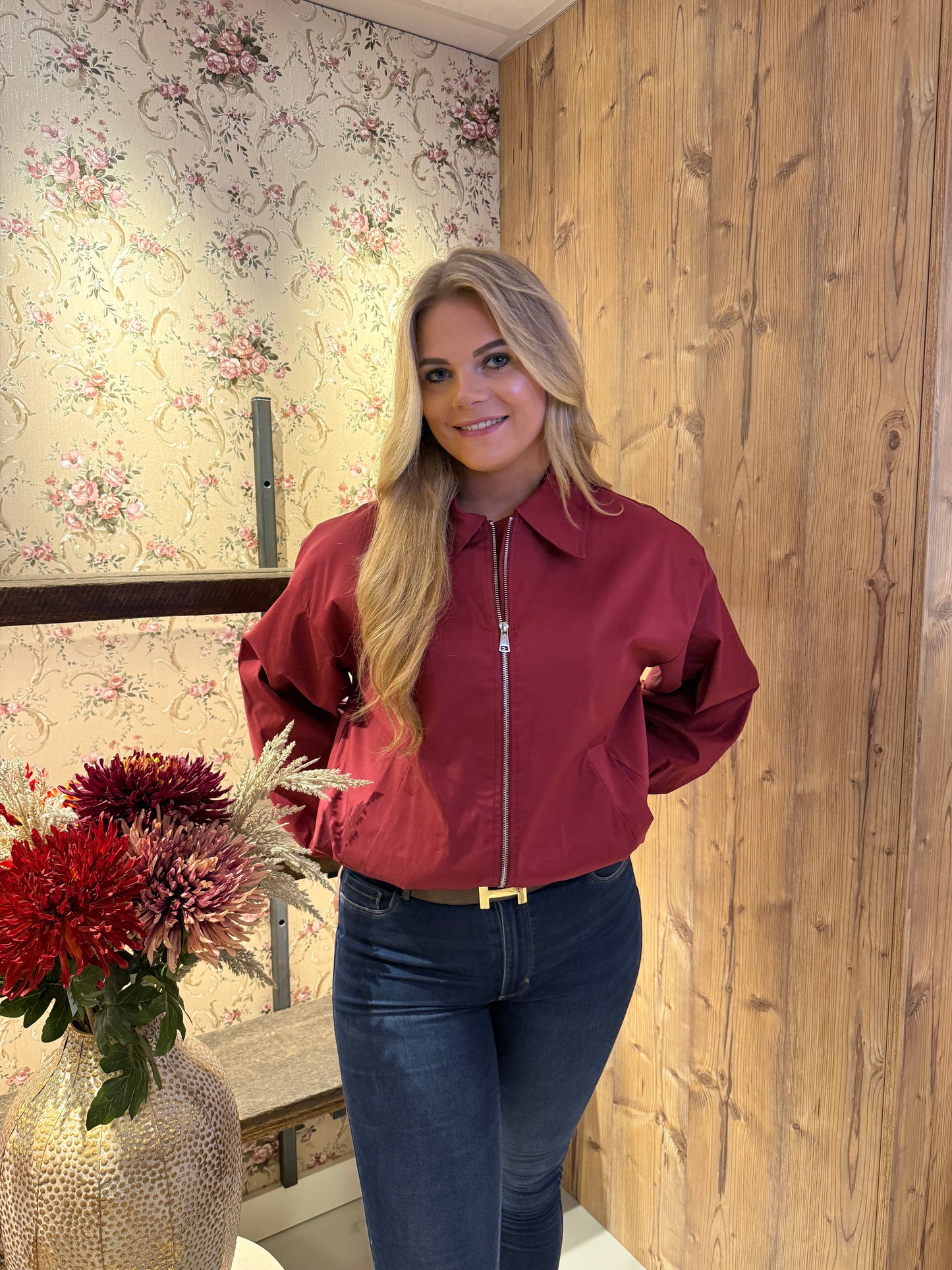 Tess bomber rood