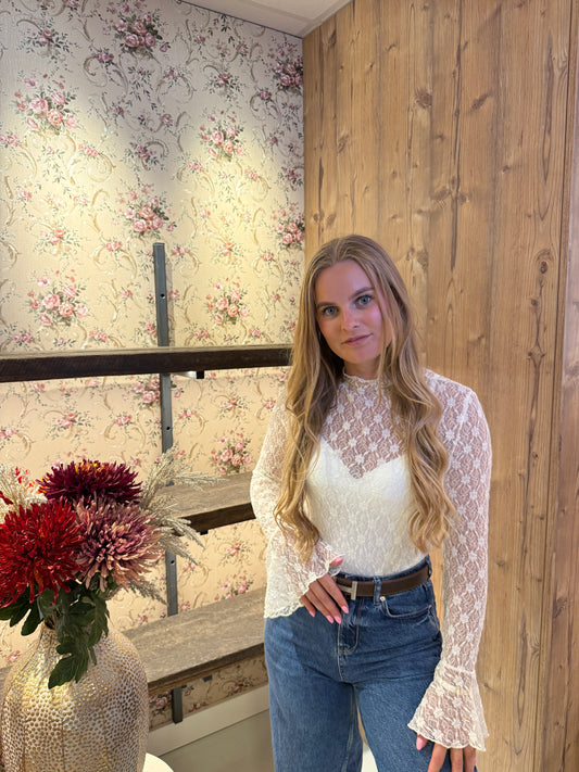 June lace top wit